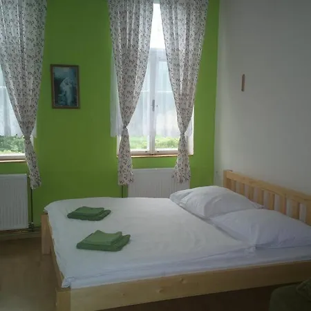 U Kostela